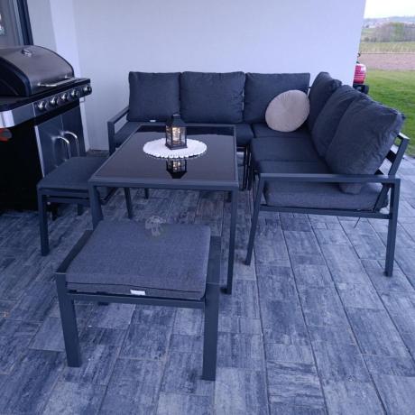 Metalowy narożnik na taras z pufami o stołem 120cm Sodor Corner - Dark Grey