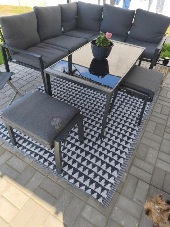 Metalowy narożnik na taras z pufami o stołem 120cm Sodor Corner - Dark Grey
