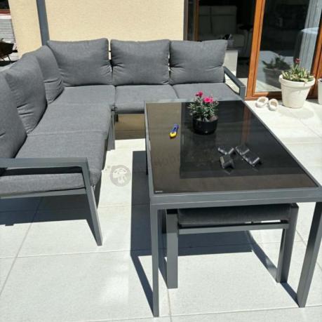 Metalowy narożnik na taras z pufami o stołem 120cm Sodor Corner - Dark Grey