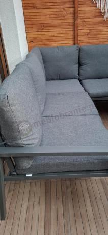 Metalowy narożnik na taras z pufami o stołem 120cm Sodor Corner - Dark Grey