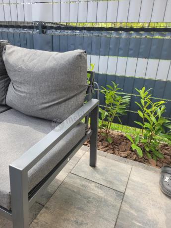 Metalowy narożnik na taras z pufami o stołem 120cm Sodor Corner - Dark Grey