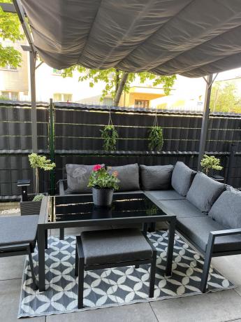 Metalowy narożnik na taras z pufami o stołem 120cm Sodor Corner - Dark Grey