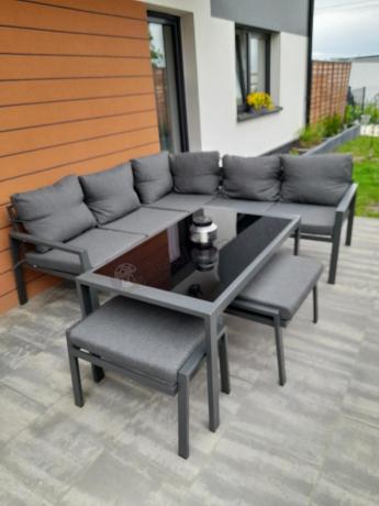 Metalowy narożnik na taras z pufami o stołem 120cm Sodor Corner - Dark Grey