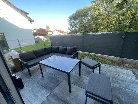 Metalowy narożnik na taras z pufami o stołem 120cm Sodor Corner - Dark Grey