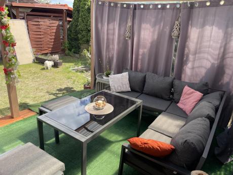 Metalowy narożnik na taras z pufami o stołem 120cm Sodor Corner - Dark Grey