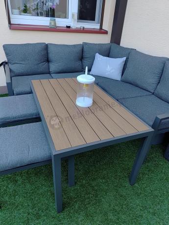 Metalowy narożnik na taras z pufami o stołem 120cm Sodor Corner - Dark Grey Polywood