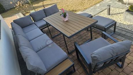 Metalowy narożnik ogrodowy 280x220cm ze stołem obiadowym i fotelem Panaon Grey Teak