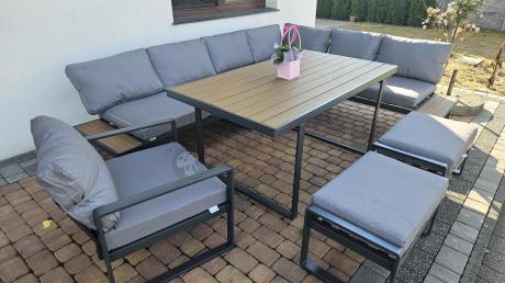 Metalowy narożnik ogrodowy 280x220cm ze stołem obiadowym i fotelem Panaon Grey Teak