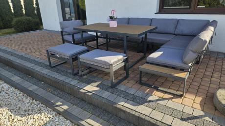Metalowy narożnik ogrodowy 280x220cm ze stołem obiadowym i fotelem Panaon Grey Teak