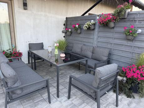 Metalowy zestaw mebli na taras dla 8 osób Sodor Grande - Dark Grey