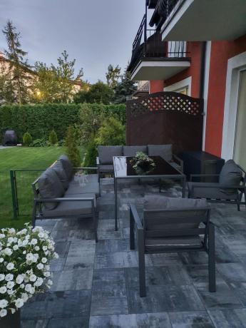 Metalowy zestaw mebli na taras dla 8 osób Sodor Grande - Dark Grey