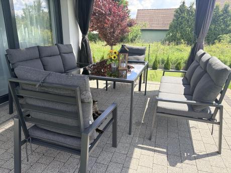 Metalowy zestaw mebli na taras dla 8 osób wysokie oparcie Doros Grande - Dark Grey