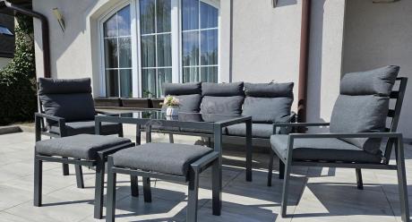 Metalowy zestaw mebli ogrodowych z wysokim oparciem na taras Doros Dining + pufy - Dark Grey