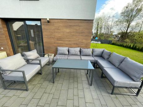 Modułowe meble narożne ogrodowe z wysokim stołem i dwoma fotelami Trapeno 6 modułów