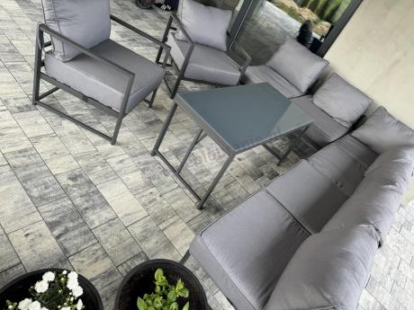 Modułowe meble narożne ogrodowe z wysokim stołem i dwoma fotelami Trapeno 6 modułów