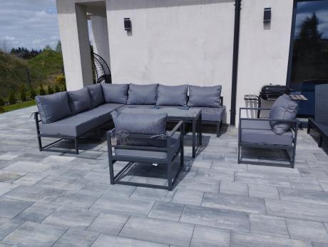 Modułowe meble narożne ogrodowe z wysokim stołem i dwoma fotelami Trapeno 6 modułów