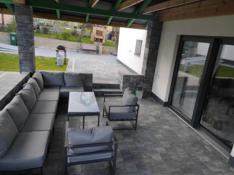 Modułowe meble narożne ogrodowe z wysokim stołem i dwoma fotelami Trapeno 6 modułów