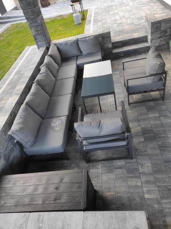 Modułowe meble narożne ogrodowe z wysokim stołem i dwoma fotelami Trapeno 6 modułów