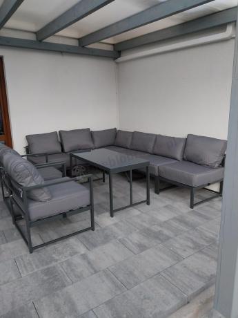 Modułowe meble narożne ogrodowe z wysokim stołem i dwoma fotelami Trapeno 6 modułów