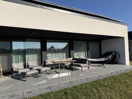 Modułowe meble obiadowe z narożnikiem z ławą i dwoma fotelami Panaon Grey Teak