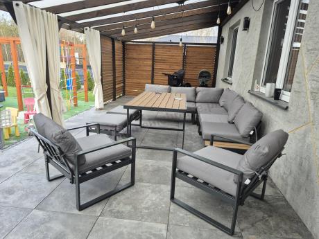 Modułowe meble obiadowe z narożnikiem z ławą i dwoma fotelami Panaon Grey Teak