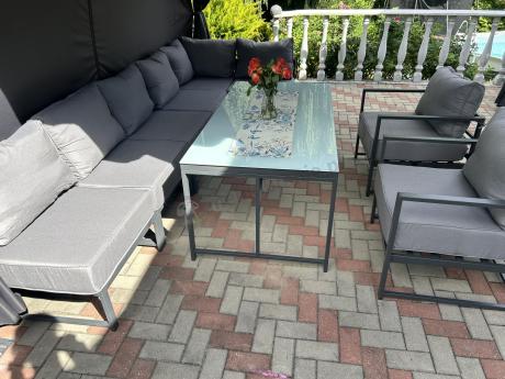 Modułowe narożne meble ogrodowe ze stołem 160 cm i dwoma fotelami Trapeno 6 modułów