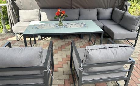 Modułowe narożne meble ogrodowe ze stołem 160 cm i dwoma fotelami Trapeno 6 modułów