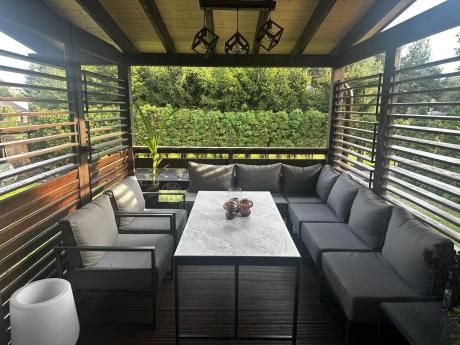 Modułowe narożne meble ogrodowe ze stołem 160 cm i dwoma fotelami Trapeno 6 modułów