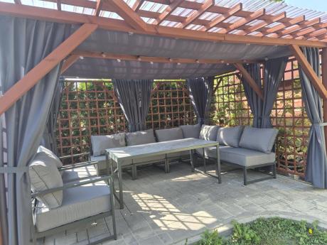 Modułowe narożne meble ogrodowe ze stołem 160 cm i dwoma fotelami Trapeno 6 modułów