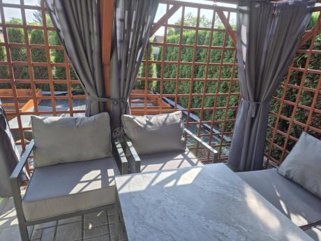 Modułowe narożne meble ogrodowe ze stołem 160 cm i dwoma fotelami Trapeno 6 modułów