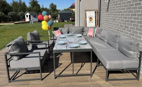 Modułowe narożne meble ogrodowe ze stołem 160 cm i dwoma fotelami Trapeno 6 modułów