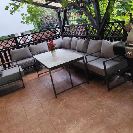 Modułowe narożne meble ogrodowe ze stołem 160 cm i dwoma fotelami Trapeno 6 modułów