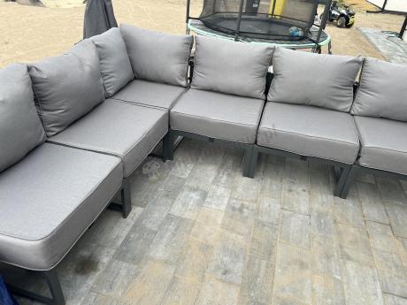 Modułowe narożne meble ogrodowe ze stołem 160 cm i dwoma fotelami Trapeno 6 modułów