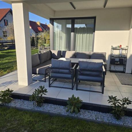 Modułowe narożne meble ogrodowe ze stołem 160 cm i dwoma fotelami Trapeno 6 modułów