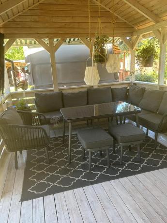 Modułowy narożnik na taras z fotelem i stołem 120cm Postigo Corner XL Dark Grey