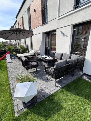 Modułowy narożnik na taras z fotelem i stołem 120cm Postigo Corner XL Dark Grey