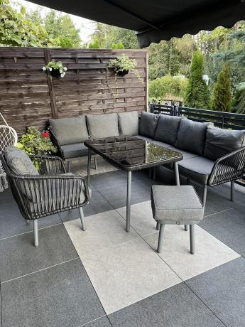 Modułowy narożnik na taras z fotelem i stołem 120cm Postigo Corner XL Dark Grey