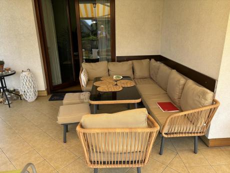 Modułowy narożnik na taras z fotelem i stołem 120cm Postigo Corner XL Nature
