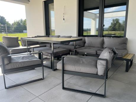 Modułowy narożnik ogrodowy ze stołem obiadowym, fotelami i pufami - Panaon Corner XXL - WG