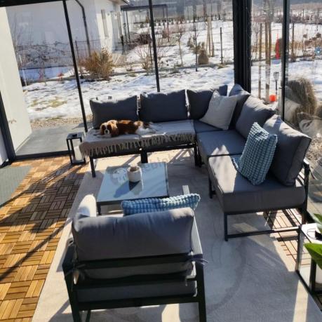 Narożne meble ogrodowe modułowe ze stolikiem i fotelem Trapeno 5 modułów