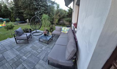 Narożne meble ogrodowe modułowe ze stolikiem i fotelem Trapeno 5 modułów