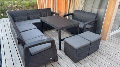 Narożnik do ogrodu Relly VII grafit ze stołem podnoszonym i fotelem + pufy