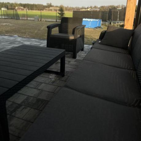 Narożnik do ogrodu Relly VII grafit ze stołem podnoszonym i fotelem + pufy