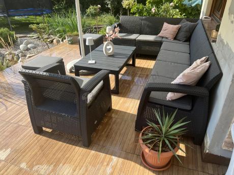 Narożnik do ogrodu Relly VII grafit ze stołem podnoszonym i fotelem + pufy