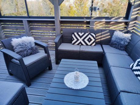 Narożnik do ogrodu Relly VII grafit ze stołem podnoszonym i fotelem + pufy