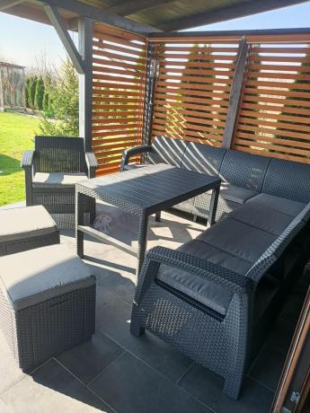 Narożnik do ogrodu Relly VII grafit ze stołem podnoszonym i fotelem + pufy