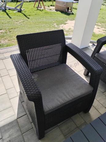 Narożnik do ogrodu Relly VII grafit ze stołem podnoszonym i fotelem + pufy