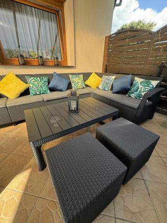 Narożnik do ogrodu Relly VII grafit ze stołem podnoszonym i fotelem + pufy