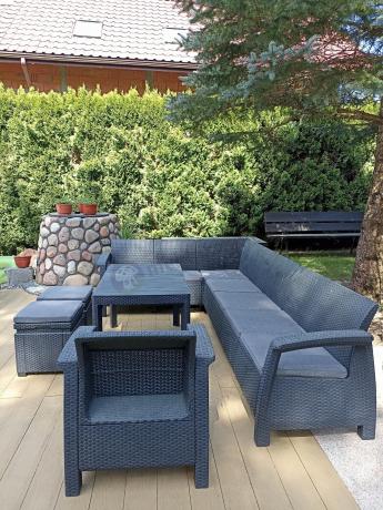 Narożnik do ogrodu Relly VII grafit ze stołem podnoszonym i fotelem + pufy