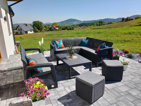 Narożnik do ogrodu Relly VII grafit ze stołem podnoszonym i fotelem + pufy